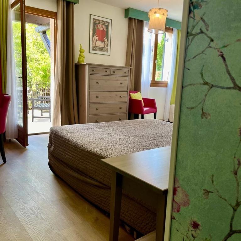 Le Patio - Double Room with Private Bathroom - 2
