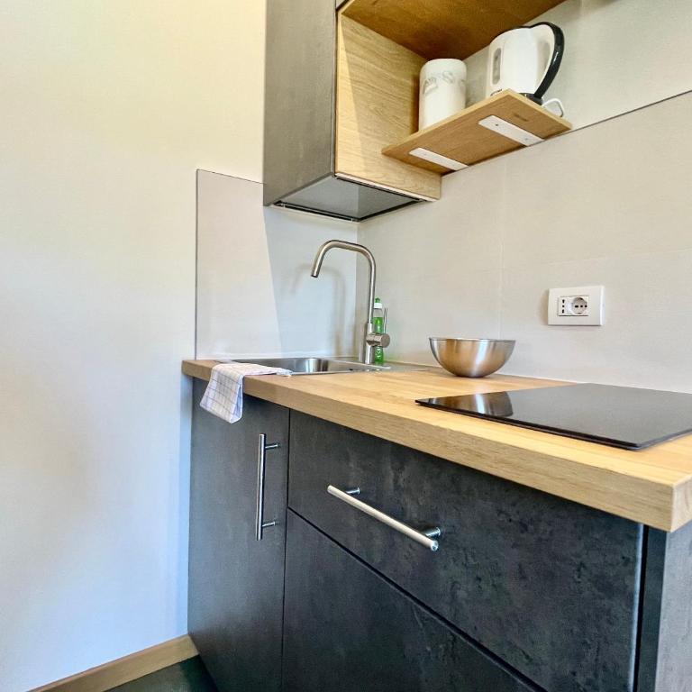 Bilocale con balcone e piscina a Riccione - Apartment - 10