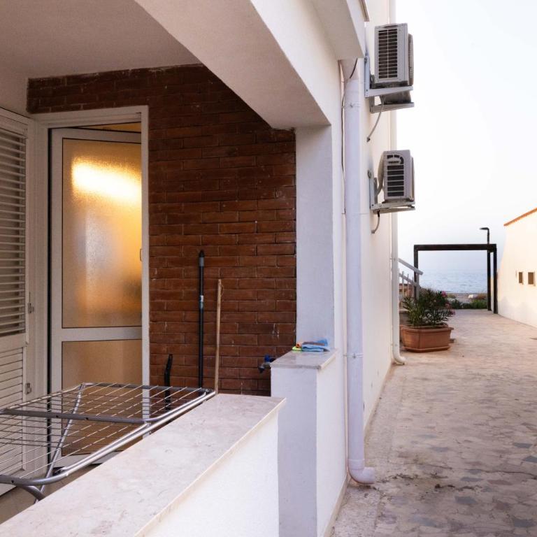 Apartment on the Beach - Large Terrace - Appartamento con 2 Camere da Letto - 23