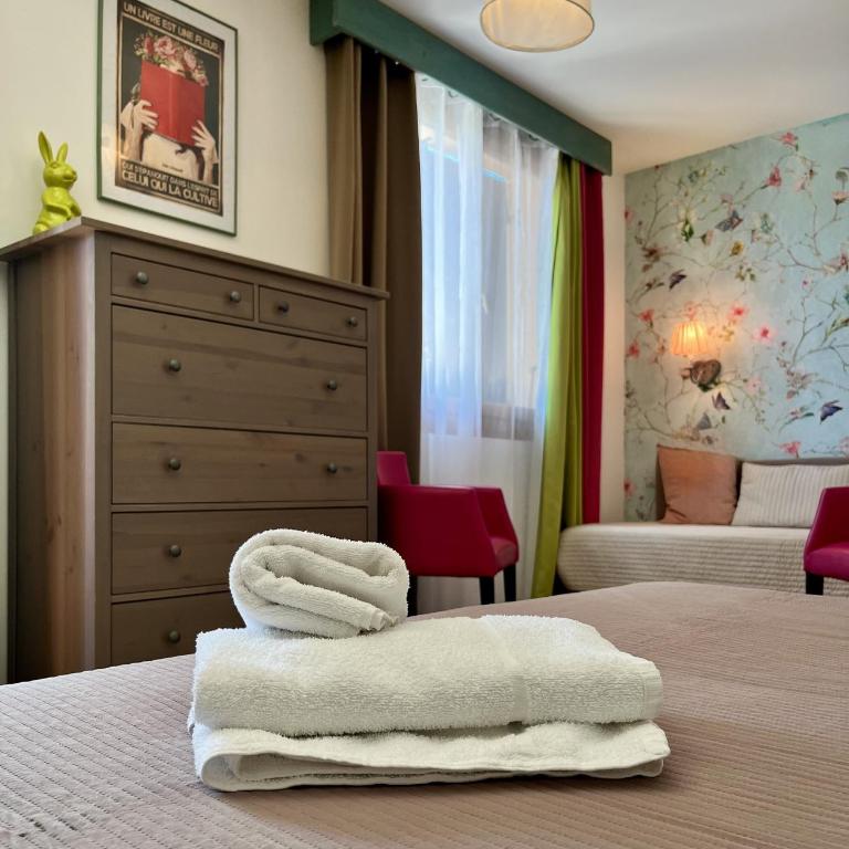 Le Patio - Double Room with Private Bathroom - 4