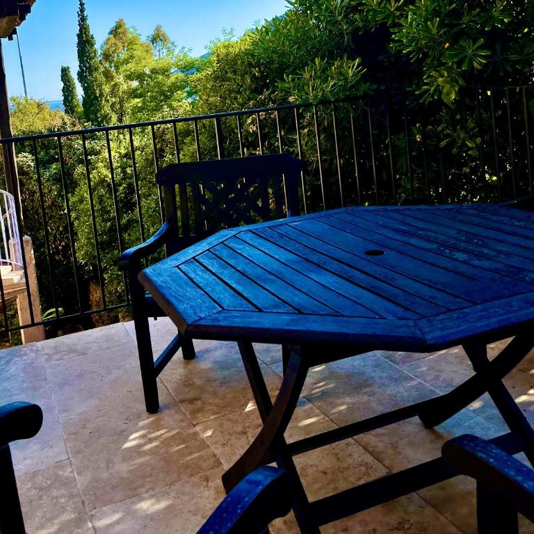 Le Patio - Double Room with Private Bathroom - 8
