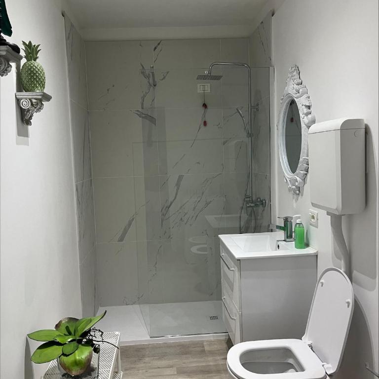 FamilyBO Apartments Bologna Delight - front station - Apartamento Deluxe - 13
