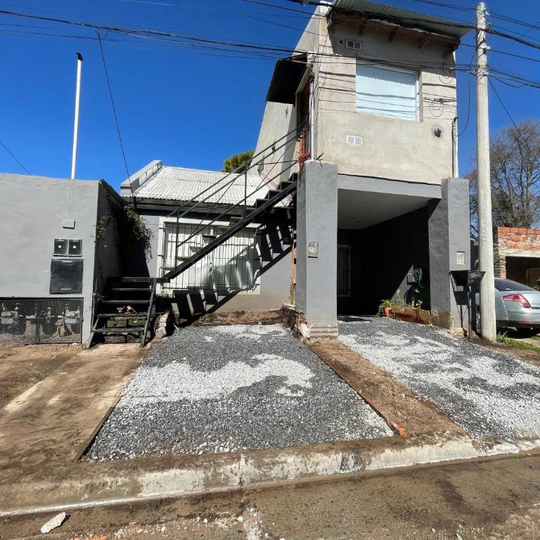 Tu nuevo espacio - Three-Bedroom Townhouse - 2