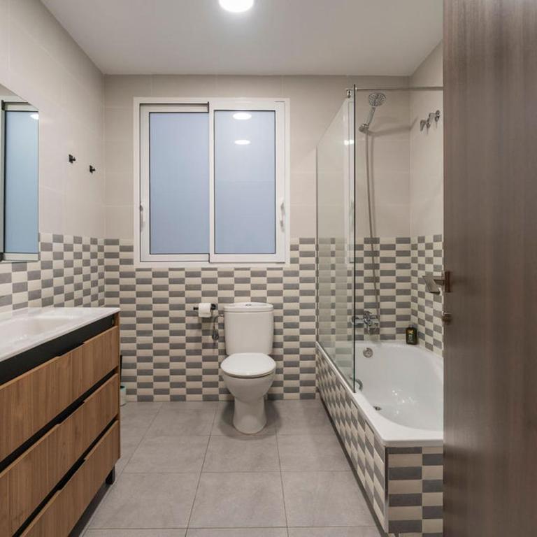 VLC Host - Hospital - Four-Bedroom Apartment - 19