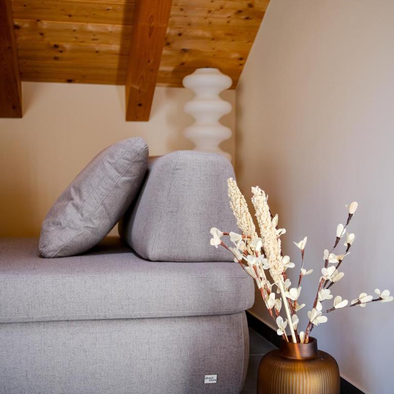 Sky Room Square View - 3 min walk to Bernina Express - Junior Suite with Mountain View - 11