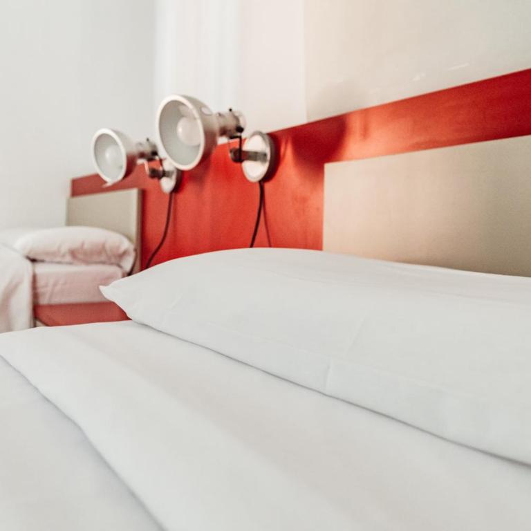 Leevin Stay Hostel - Twin Room with Private Bathroom - 1