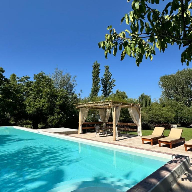 Casa de campo confortable en entorno natural, cercana a plaza de Villa de las Rosas - Casa de 3 dormitorios - 1