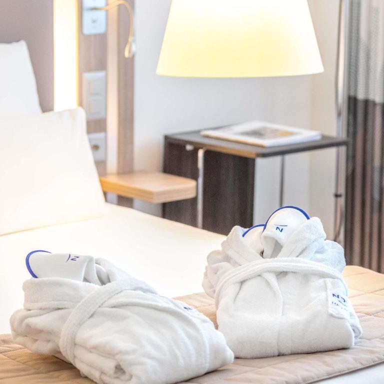 Novotel Lugano Paradiso - Camera Matrimoniale Executive con Divano-Letto - 2