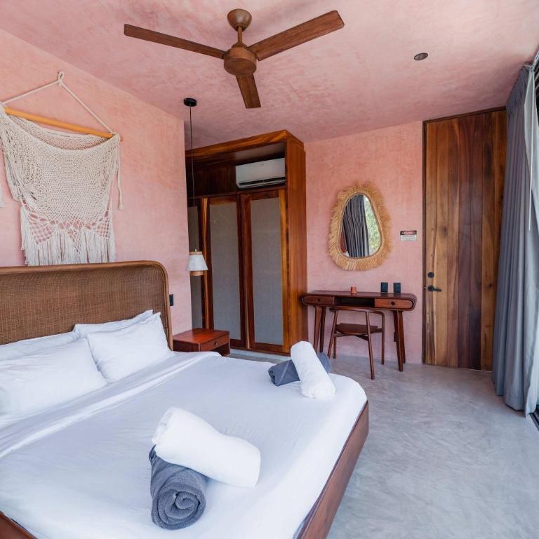 Modern 3BR Villa with 2 Pools & Rooftop Lounge - Villa - 26