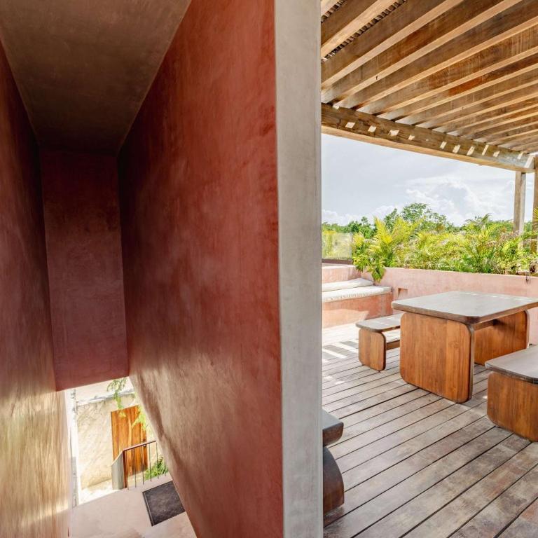 Modern 3BR Villa with 2 Pools & Rooftop Lounge - Villa - 32