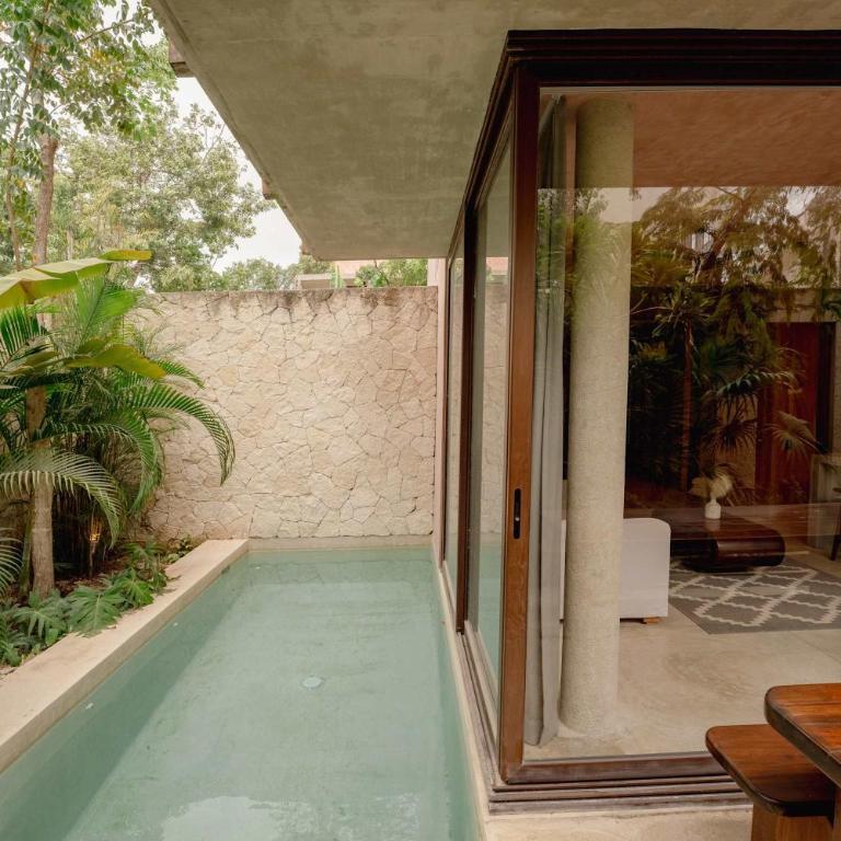 Modern 3BR Villa with 2 Pools & Rooftop Lounge - Villa - 42