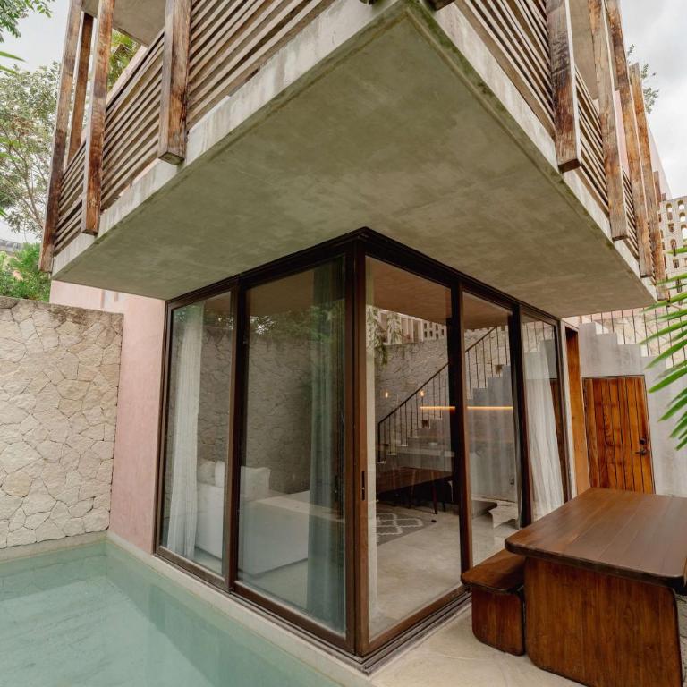 Modern 3BR Villa with 2 Pools & Rooftop Lounge - Villa - 43