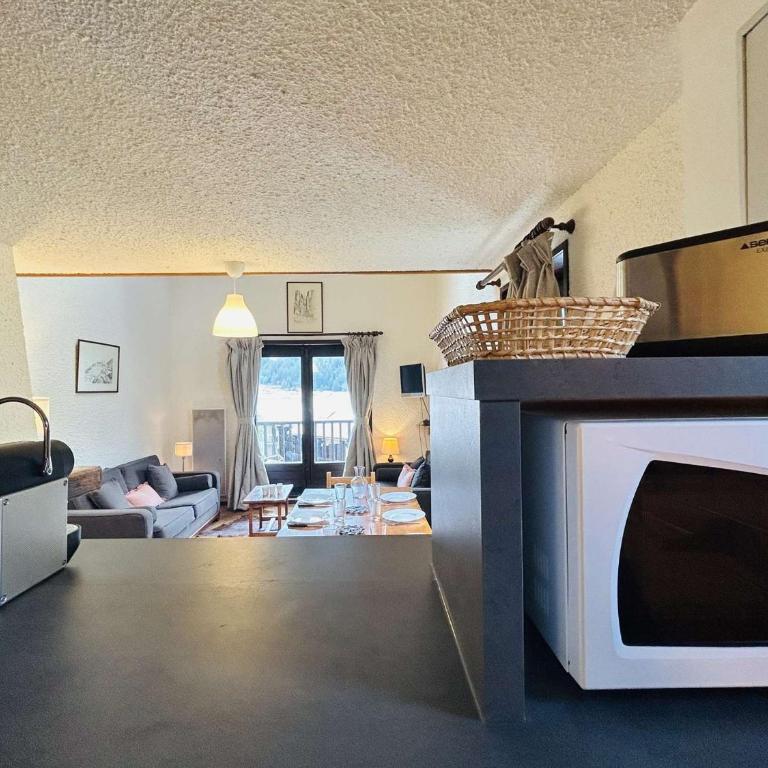 Spacieux Triplex 4 pièces, 7 couchages, proche pistes, parking, calme - Appartement 3 Chambres - 10