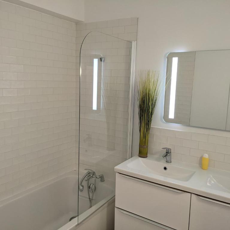Cosy Iris- T4 - Avec Balcon & Parking gratuit - Appartement 3 Chambres - 20