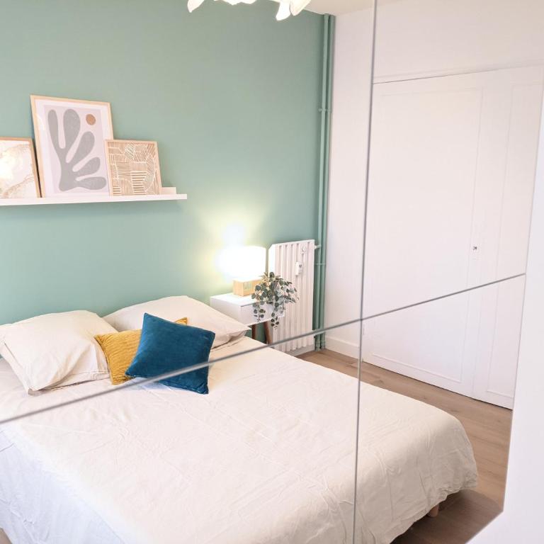 Cosy Iris- T4 - Avec Balcon & Parking gratuit - Appartement 3 Chambres - 25