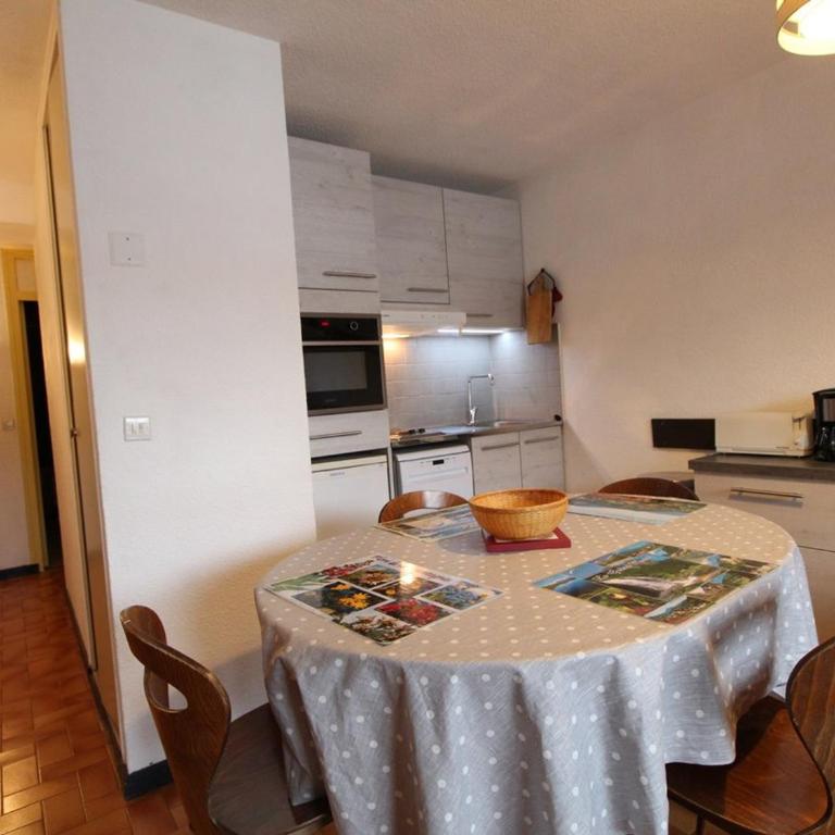 3P 6 Pers, Cuisine rénovée, Balcon Sud, Proche Pistes et Commerces, Parking, Casier à skis - FR-1-572-204 - Appartement - 10