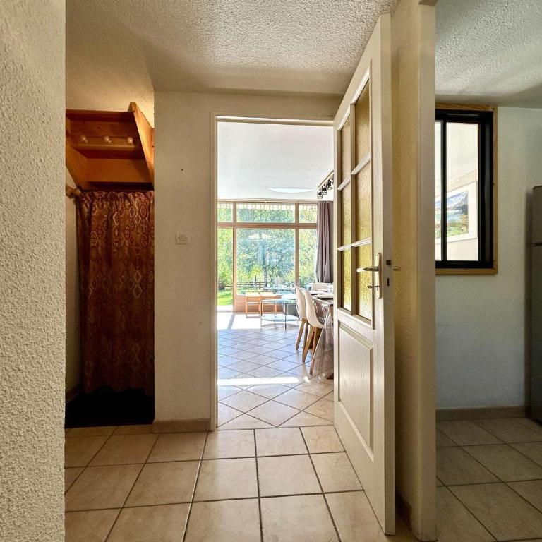 Chalet en Duplex 10 Pers. avec Terrasse/Jardin, Proche Pistes – La Salle les Alpes - Maison 3 Chambres - 10