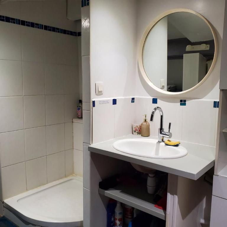 Chambre climatisée avec piscine près de la mer - Chambre Double avec Salle de Bains Privative - 5