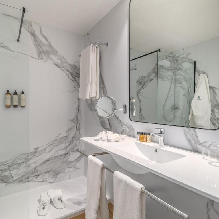 Aravaca Village Hotel - Superior Triple Room - 8