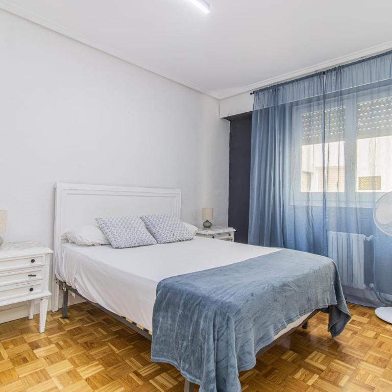 Your Large Family Apartment in Zaragoza - Apartamento de 4 dormitorios con balcón - 1