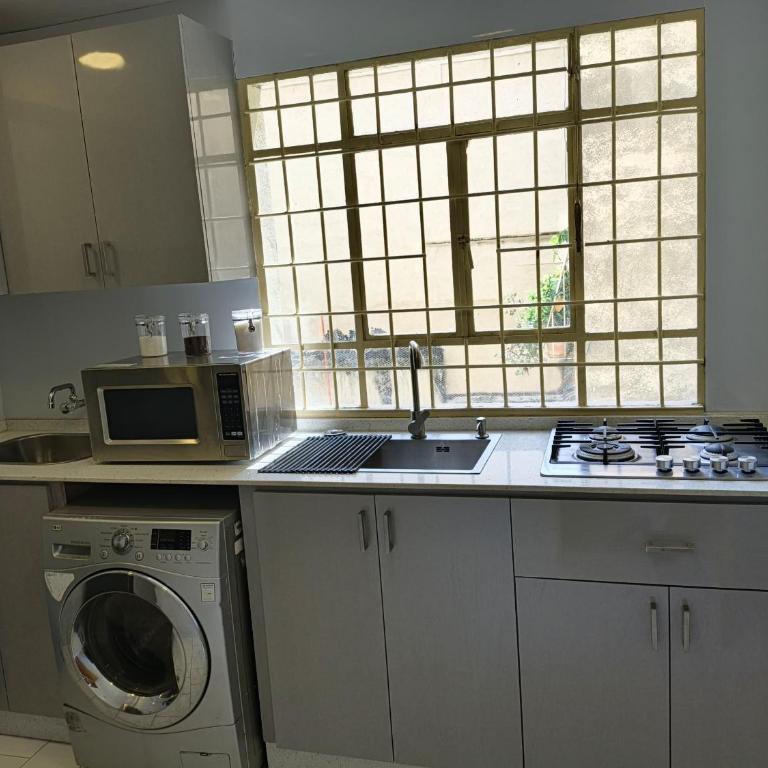 Apartamento Renovado 2 Habitaciones en la mejor zona del Centro de Caracas Cerca de las clínicas de San Bernardino y del Sambil Candelaria con Agua y Ascensor operativo - Two-Bedroom Standard Apartment - 15