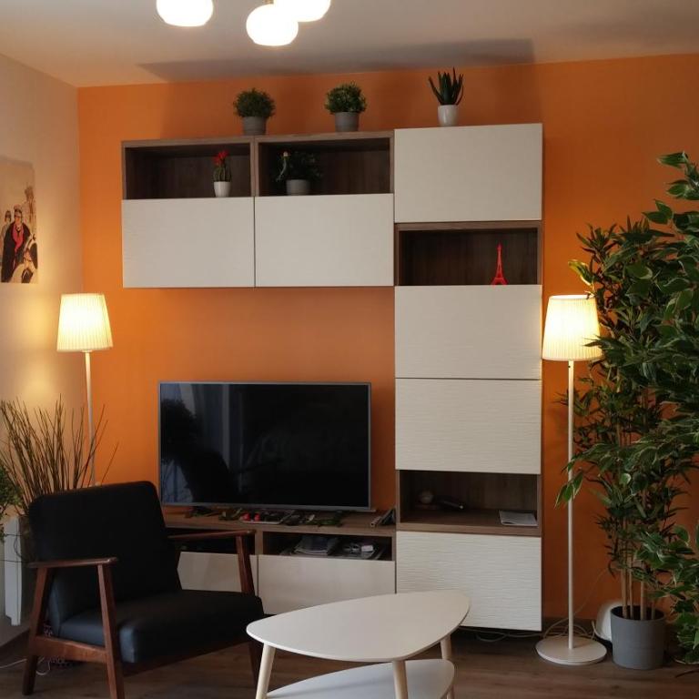 Charming studio with terrace and underground parking - Studio-Apartment mit Balkon - 1
