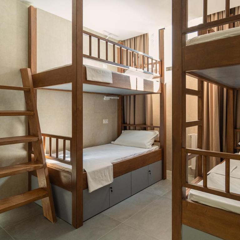 Hostel INN PETRELLA - Bed in 4-Bed Female Dormitory Room - 4
