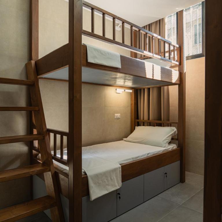 Hostel INN PETRELLA - Bed in 4-Bed Male Dormitory Room - 1