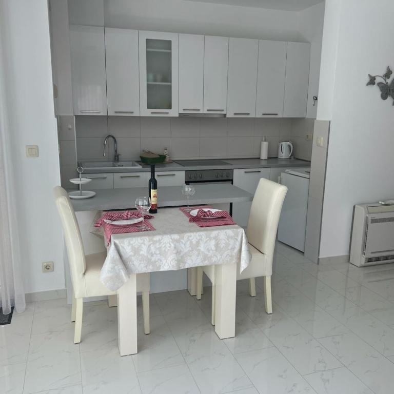 Hidden Gem, Budva - One-Bedroom Apartment - 13