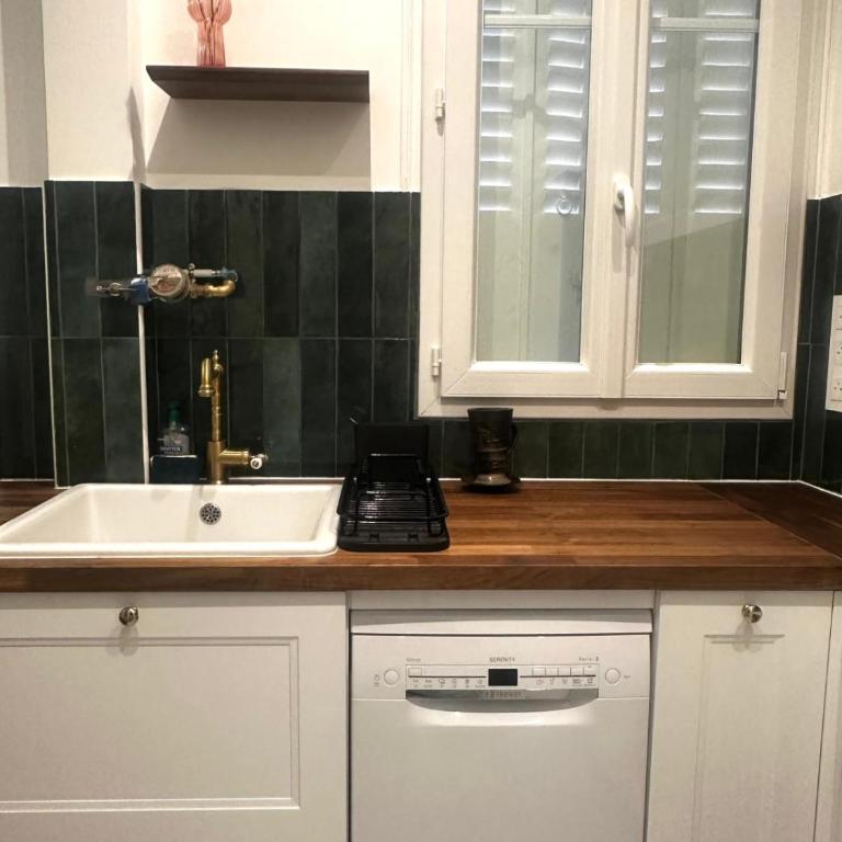 Pleasant stay in the heart of Paris 4 people max - Appartement - 9