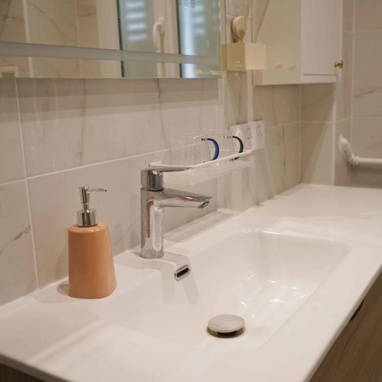 Pleasant stay in the heart of Paris 4 people max - Appartement - 20