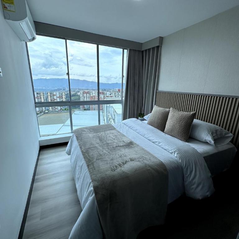 Luxur Skyline Germania en Bucaramanga - Three-Bedroom Apartment - 17