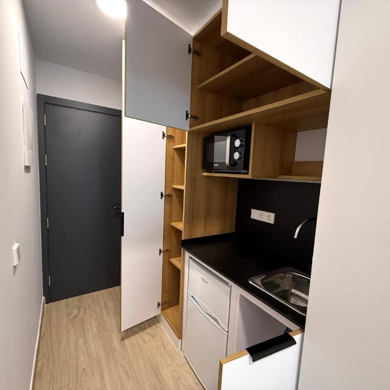 Residencia JC1 - Single Room with Private Bathroom - 3