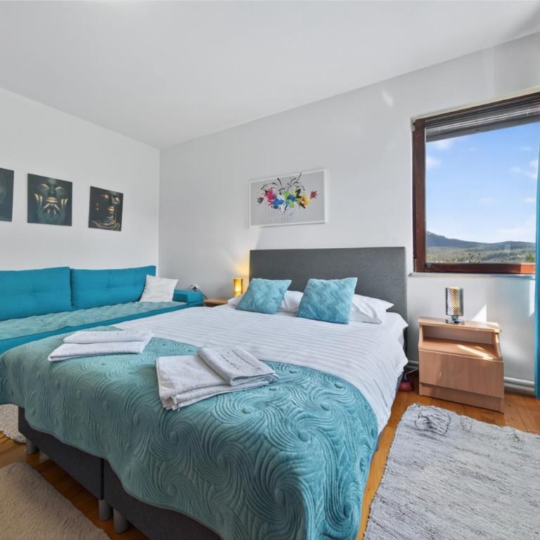Apartman GM-sobe-Pale Near Jahorina & Sarajevo, Private Parking - Four-Bedroom Apartment - 6