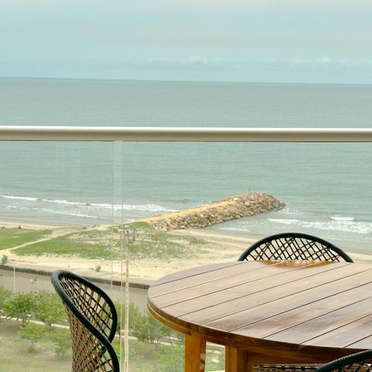 Charming Oceanfront Apartment with Balcony and Panoramic view, Cartagena Colombia - One-Bedroom Apartment with Balcony and Sea View - 11