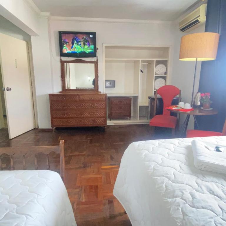 Nuevo Hotel - Family Room - 8