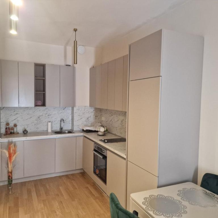 Skyline lux apartman Becici sa pogledom na more - Apartman sa 1 Spavaćom Sobom - 21