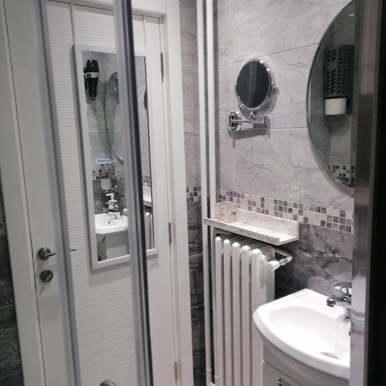 City Pioneer Apartmens - One-Bedroom Apartment - 12