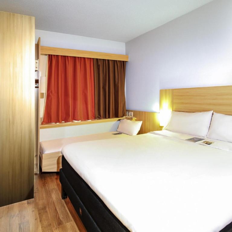 ibis Santiago Providencia - Habitación con cama grande y cama supletoria - 2