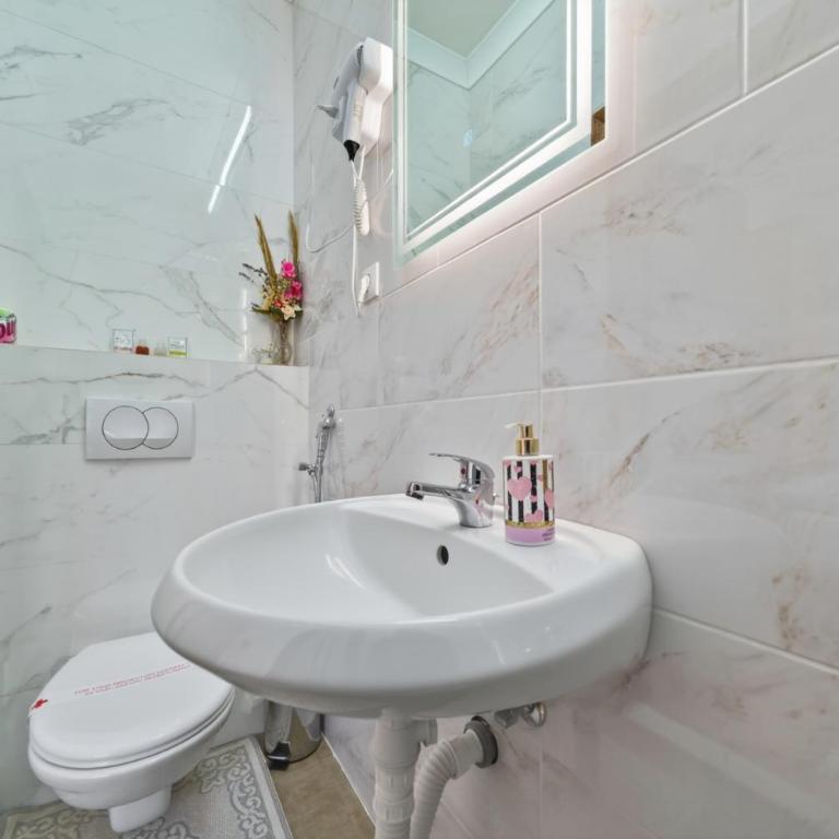 Apartman GM-sobe-Pale Near Jahorina & Sarajevo, Private Parking - Four-Bedroom Apartment - 28