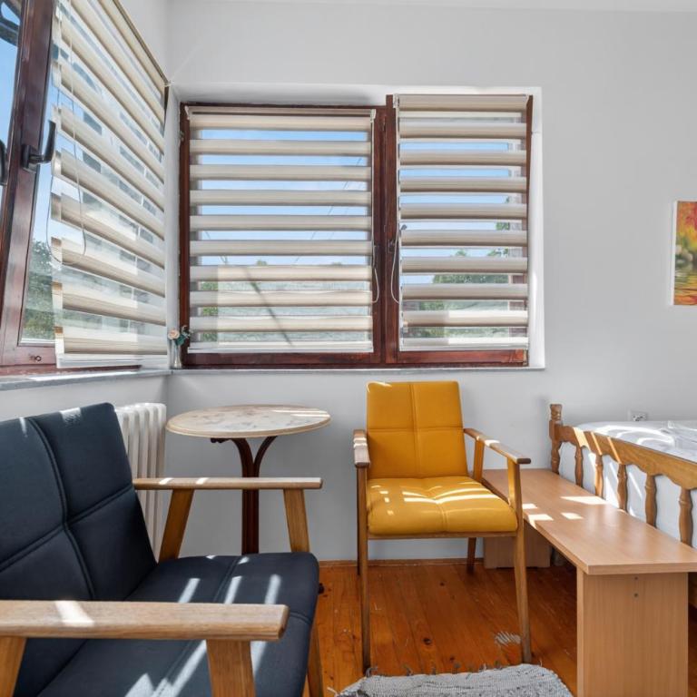 Apartman GM-sobe-Pale Near Jahorina & Sarajevo, Private Parking - Four-Bedroom Apartment - 25