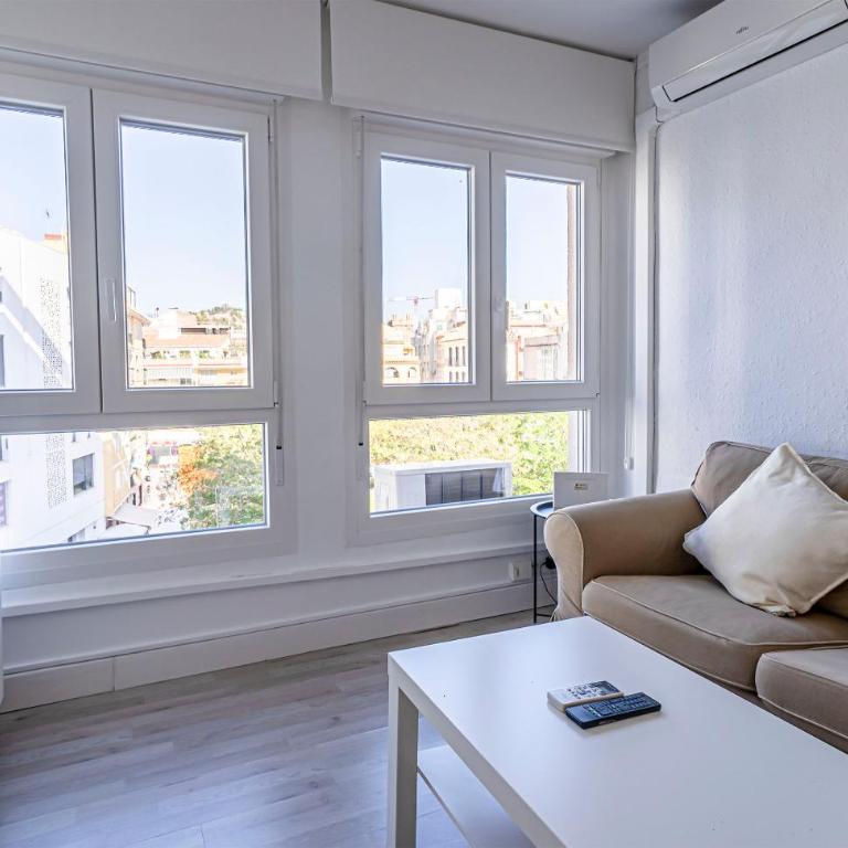 Heart of Town Apartment - Apartamento - 2