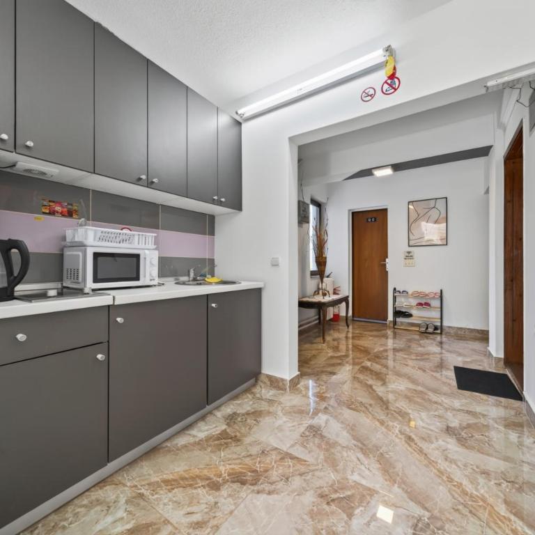 Apartman GM-sobe-Pale Near Jahorina & Sarajevo, Private Parking - Four-Bedroom Apartment - 31