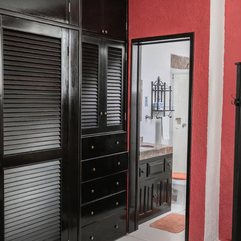 Cozy studios, walking distance to the beach - Studio Apartment with Harbor View - 5