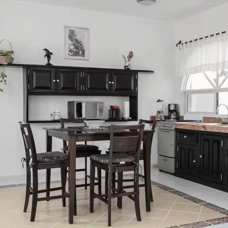 Cozy studios, walking distance to the beach - Studio Apartment with Sea View - 6