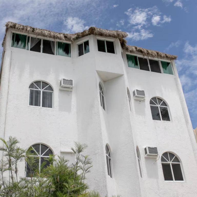 Cozy studios, walking distance to the beach - Studio Apartment with Sea View - 8