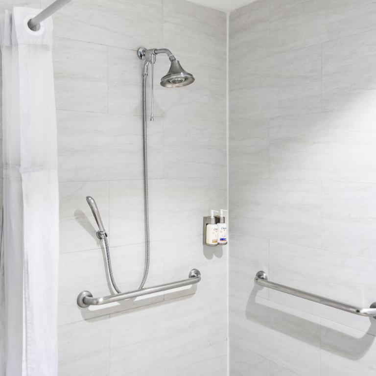 Holiday Inn Express & Suites Puebla Angelopolis by IHG - Habitación Estándar con cama extragrande - Adaptada para personas de movilidad reducida - 6