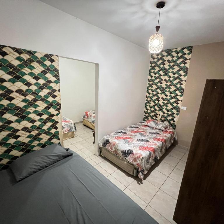 Hostal Rokemar - Quadruple Room with Private Bathroom - 2