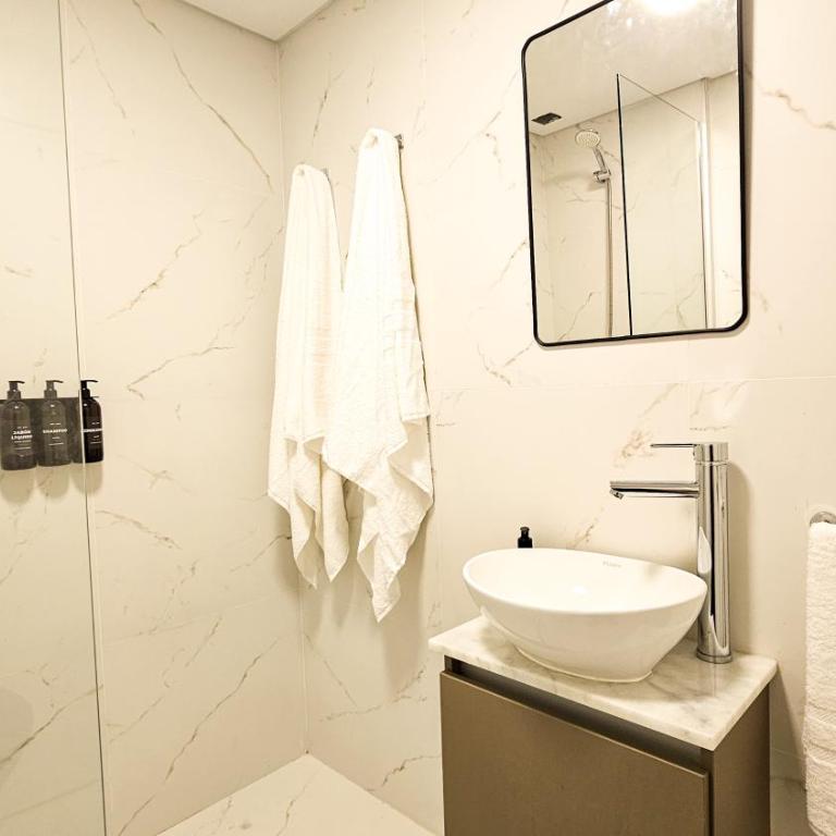 Depto moderno en Palermo Queens, piscina y gym - Apartamento de 1 dormitorio - 12