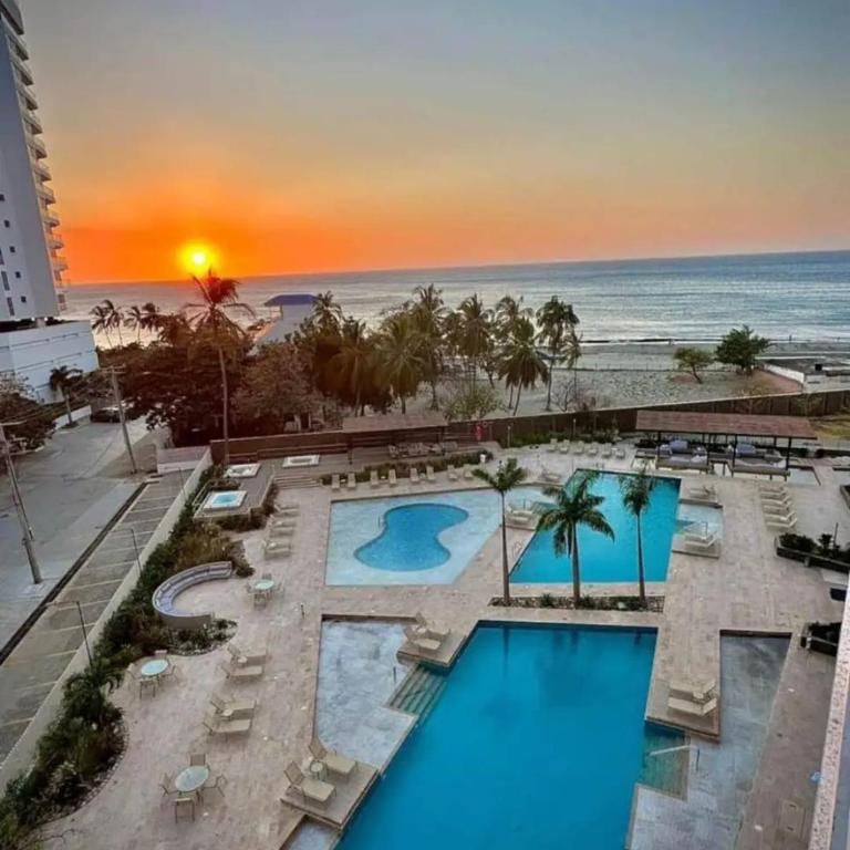 Espectacular vista, piso alto y fresco Rodadero Santa Marta - Apartamento de 2 dormitorios - 1